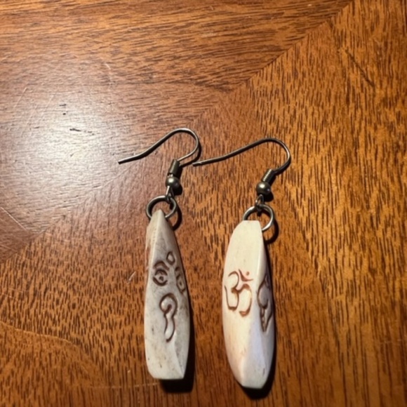 Namaste drop pierced earrings - Picture 1 of 3